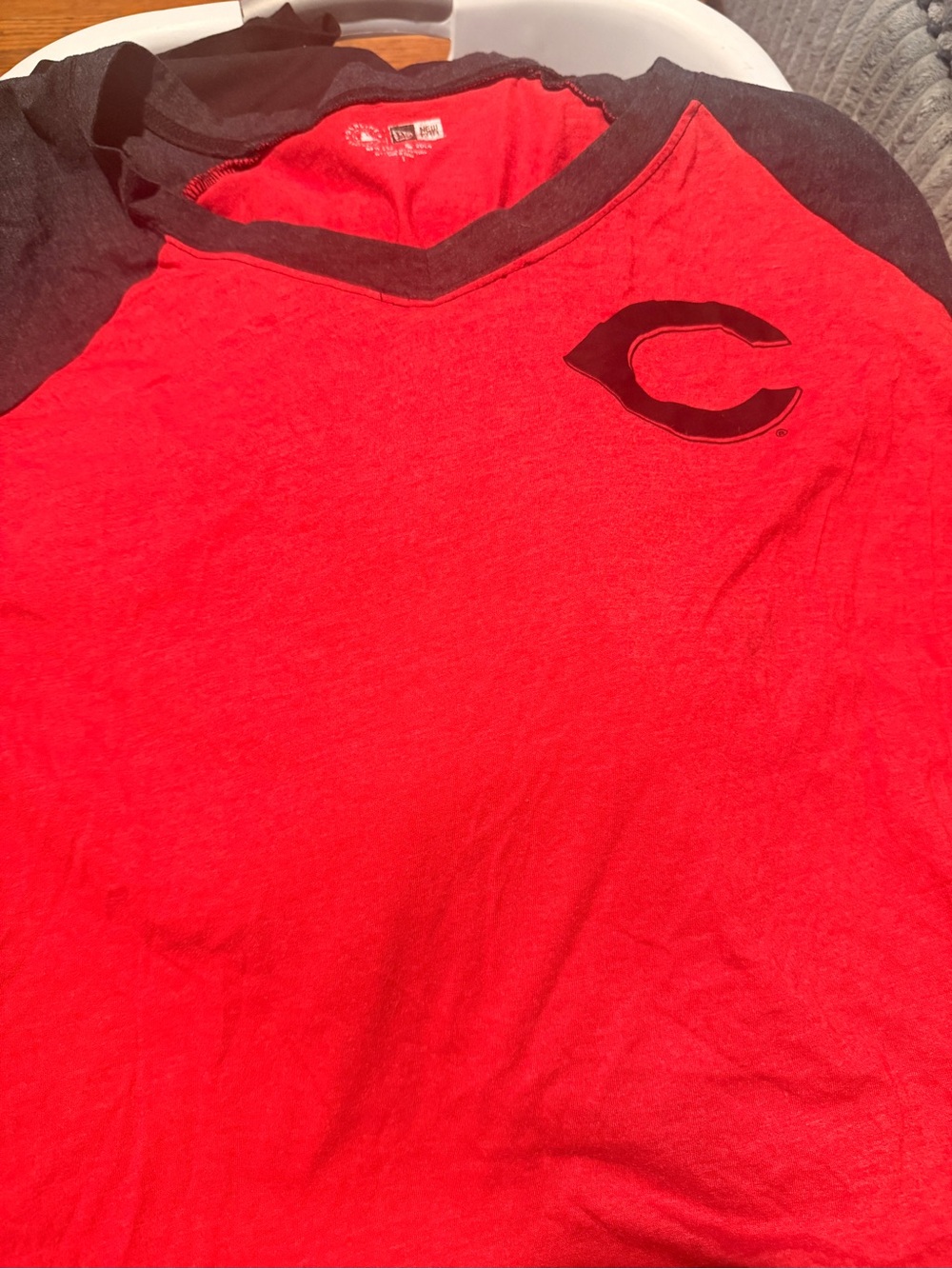 Torrid x New Era MLB Cincinnati Reds Classic Fit Cotton Raglan V-Neck